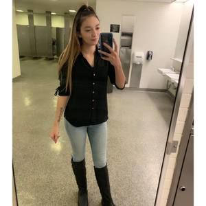 Meet your Posher, Nicole